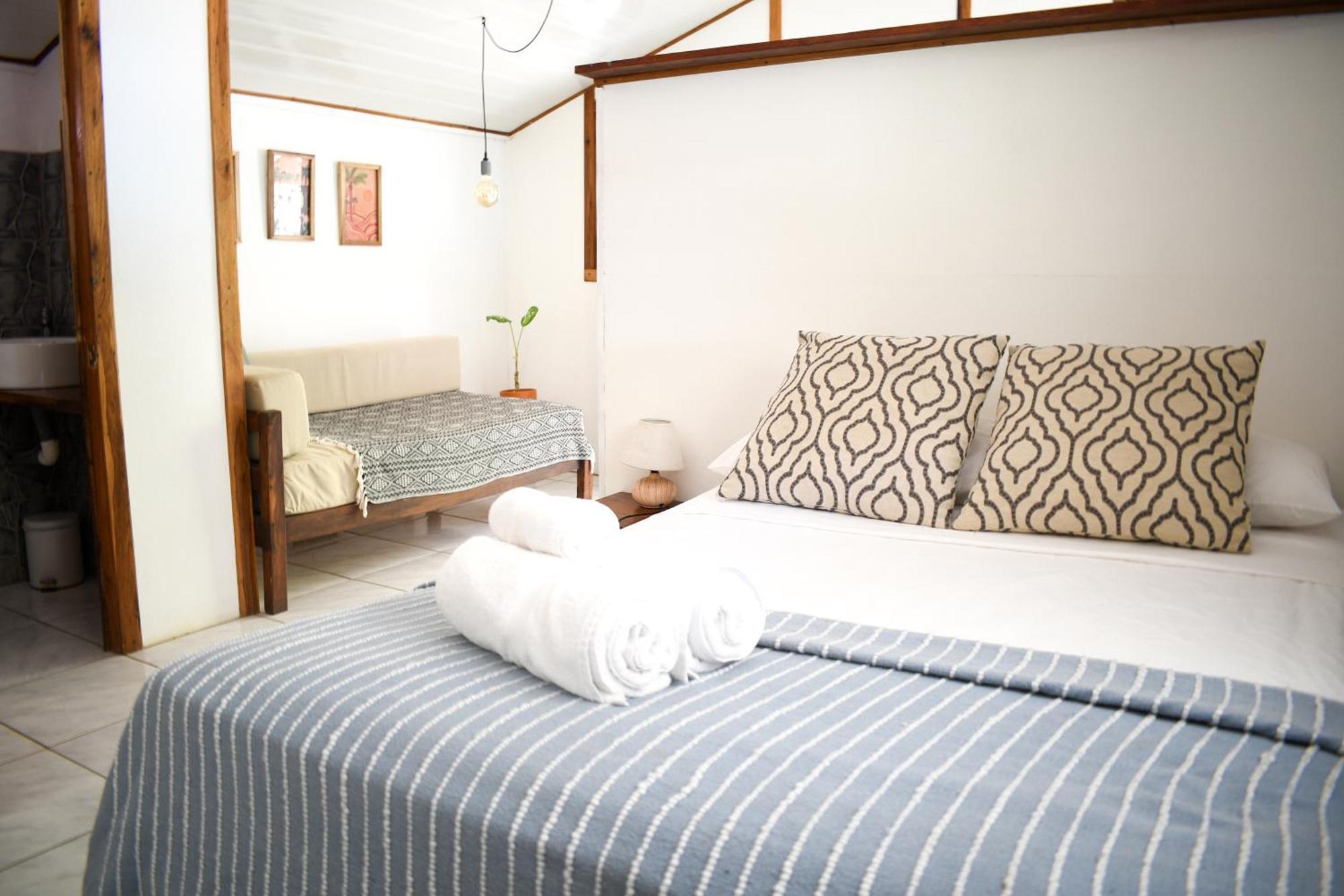Cuatro Vientos Lodge & Apartments - Mal Pais, Costa Rica Playa Santa Teresa  Eksteriør bilde