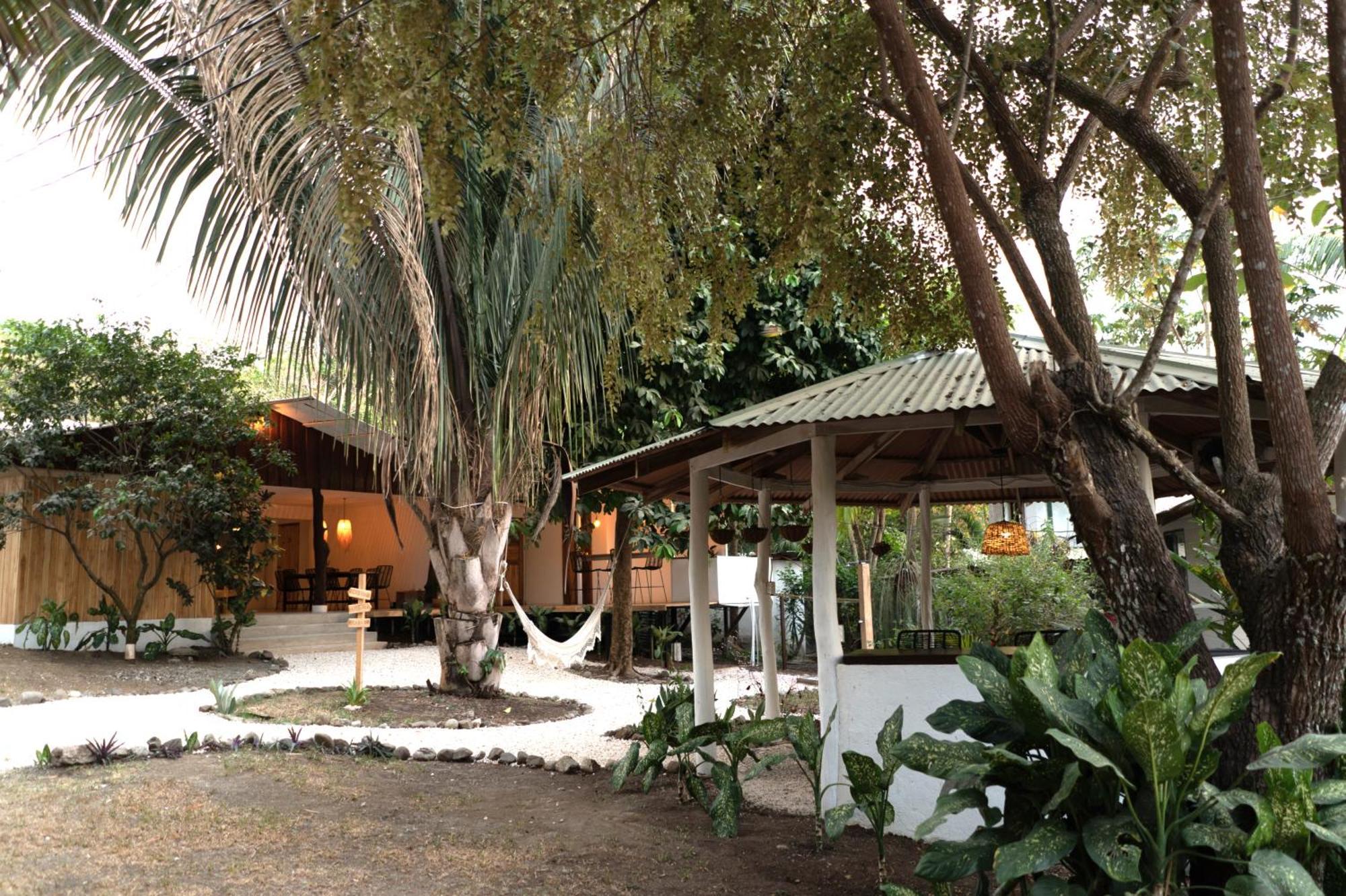 Cuatro Vientos Lodge & Apartments - Mal Pais, Costa Rica Playa Santa Teresa  Eksteriør bilde