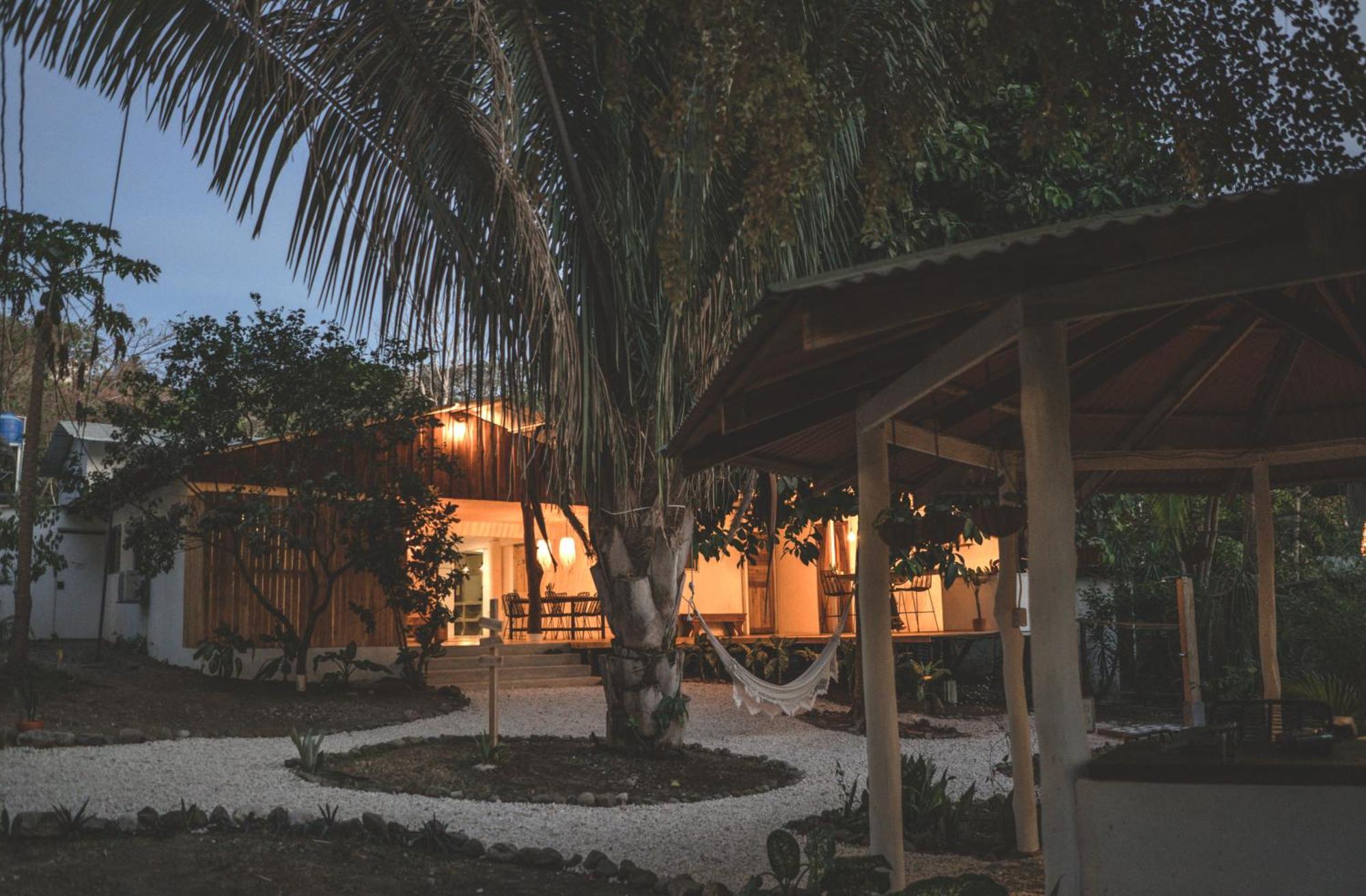 Cuatro Vientos Lodge & Apartments - Mal Pais, Costa Rica Playa Santa Teresa  Eksteriør bilde