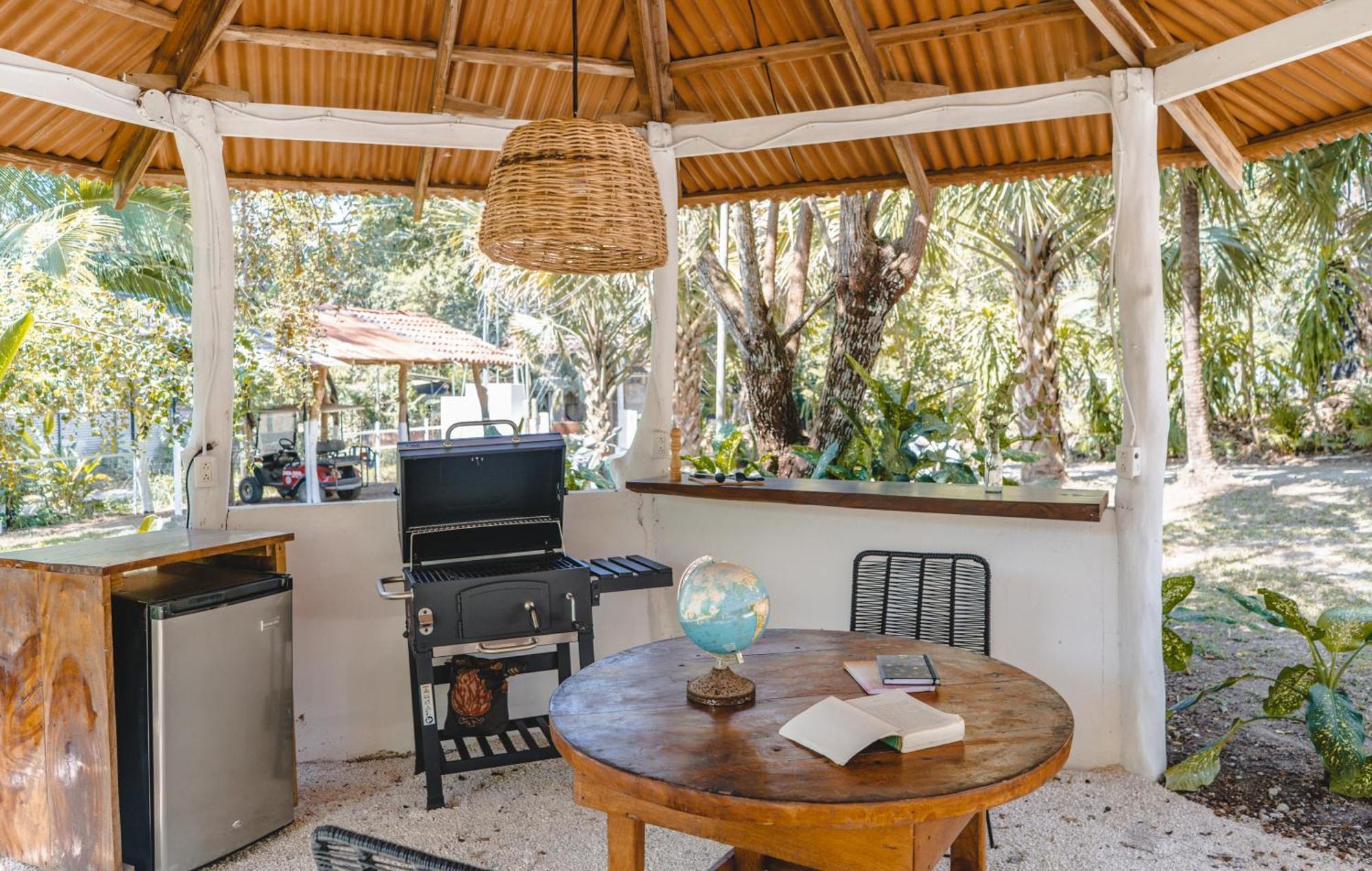 Cuatro Vientos Lodge & Apartments - Mal Pais, Costa Rica Playa Santa Teresa  Eksteriør bilde